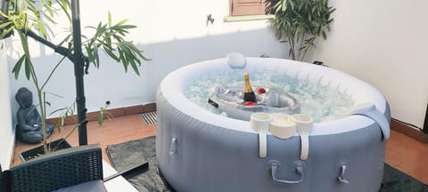 Hot Tub, Drinks