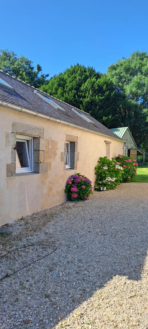 Périphérie landerneau House in Landerneau