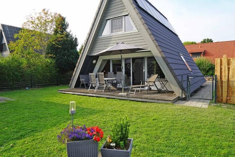 Zeltdachhaus mit Parkplatz vor der Haustür - W-LAN House in Damp