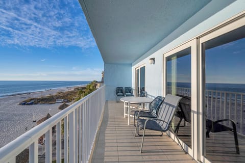 Sand Dollar 305 Apartment in Redington Shores