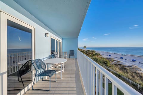 Sand Dollar 305 Apartment in Redington Shores