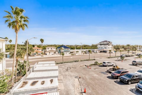 Sand Dollar 212 Apartment in Redington Shores