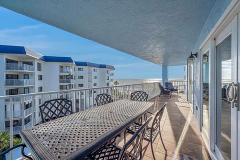 Sand Dollar 401 Apartment in Redington Shores
