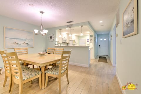 Sea Breeze 207 Apartment in Madeira Beach