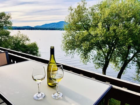 Balcony/Terrace, Lake view, Mountain view