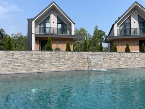 Day, Swimming pool