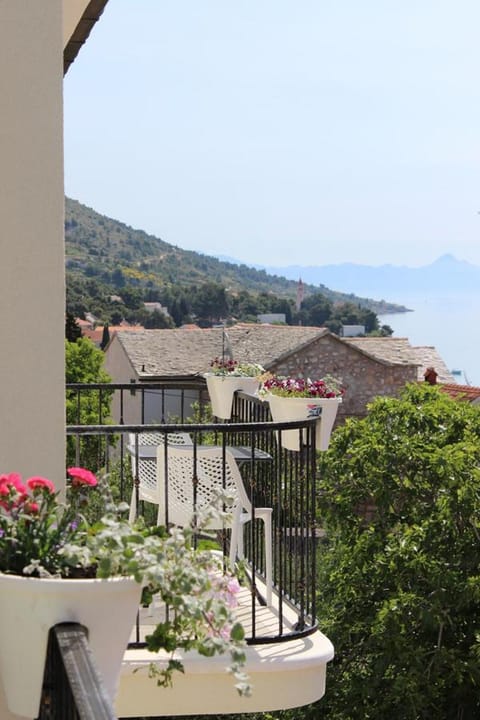 Apartments Valentina Apartment in Bol