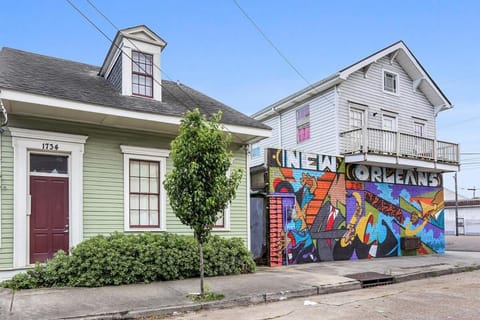 Cute 1bed 1bath 4 blocks from French Q and steps to Jazz & music venues Apartment in Faubourg Marigny