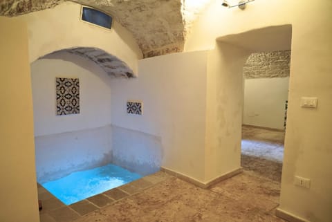 Bed, Photo of the whole room, Bedroom, Pool view, Swimming pool