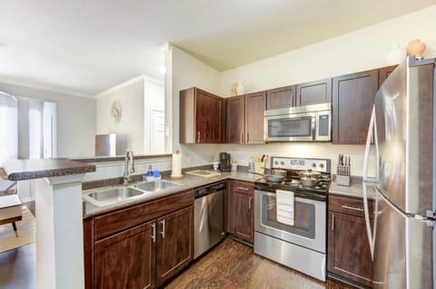 Mid-Century Gem Apartment in The Woodlands