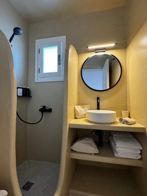 Shower, Bathroom, towels