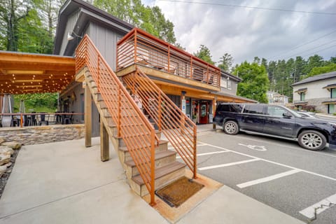 Shop, Dine and Unwind Dtwn Blowing Rock Retreat! Apartment in Blowing Rock