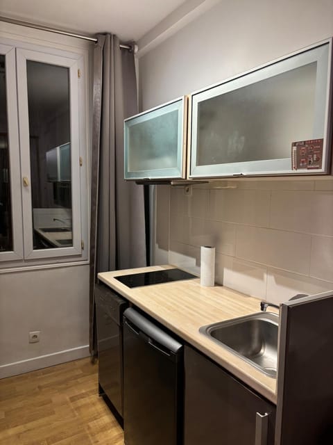 Cozy studio in charming residence Apartment in Paris