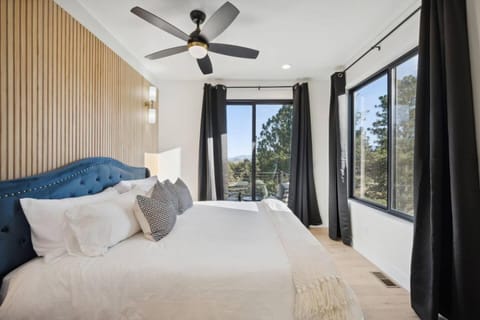 Modern Mtn Escape! Hot Tub Fireplace Views! House in Bailey