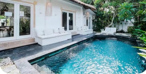 Steps to Canggu Beach Large Villa Villa in North Kuta