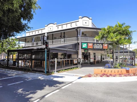 Property building, Street view, Location