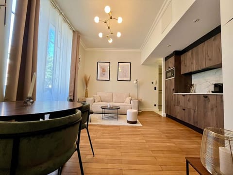 La Suite Ambiance chambre d hotel Cosy Apartment in Orléans