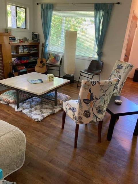 Corvallis OSU 7 peeps House in Corvallis