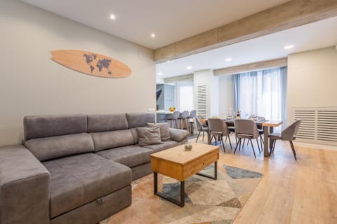 Living room, Seating area, Dining area