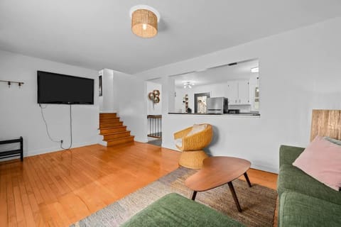 Game Room and Bunks Sleeps 12 Near Downtown House in Nashville