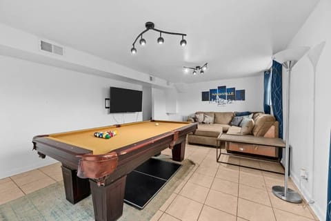 Game Room and Bunks Sleeps 12 Near Downtown House in Nashville