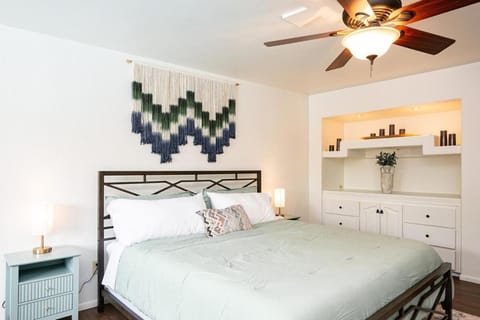 Pool, Game Room, Pet Friendly, 5 beds East Tucson! House in Tanque Verde