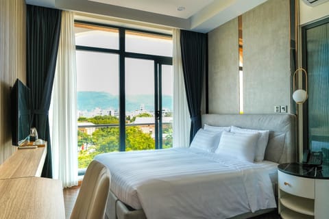 Bed, TV and multimedia, Bedroom, wardrobe
