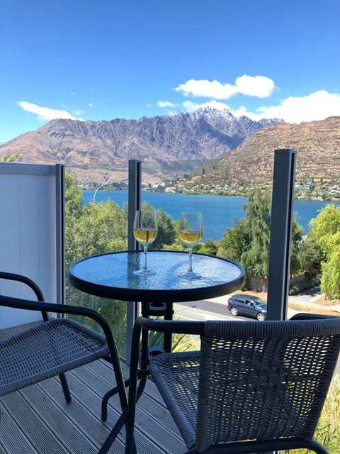 Day, Natural landscape, View (from property/room), Balcony/Terrace, Lake view, Mountain view