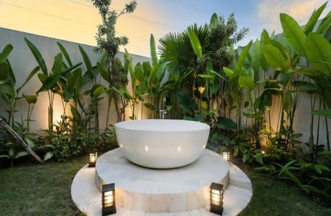 Ubud Magnificent 6 BR Infinity Pool Villa Villa in Tampaksiring