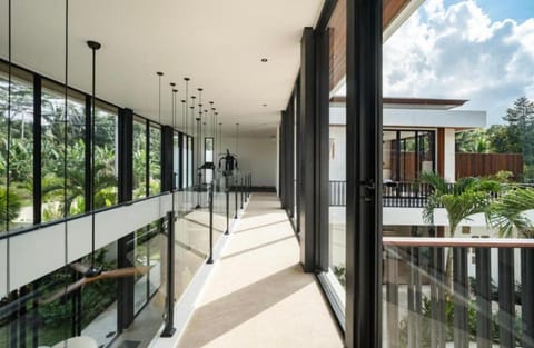 Ubud Magnificent 6 BR Infinity Pool Villa Villa in Tampaksiring