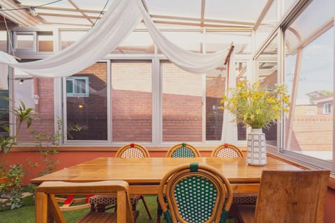 Property building, Balcony/Terrace, Dining area