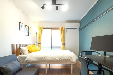 Bed, Living room, Photo of the whole room, Bedroom