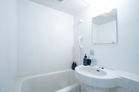 Shower, Bath