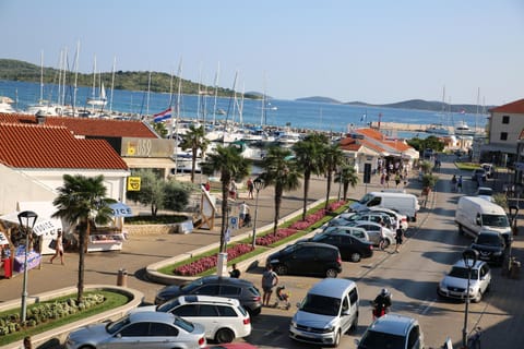 City view, Sea view