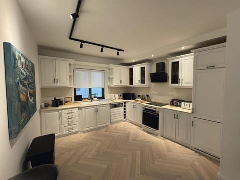 Stunning Seafront Apartment, Panoramic Sea Views Apartment in Sliema