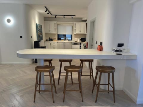 Stunning Seafront Apartment, Panoramic Sea Views Apartment in Sliema