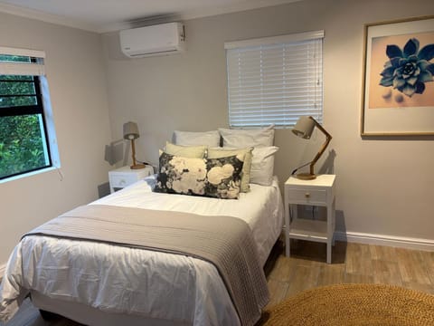 Bed, Bedroom, air conditioner