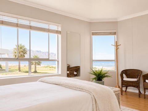 Bedroom, Sea view