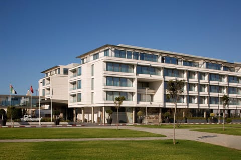 Property building, Day, Location