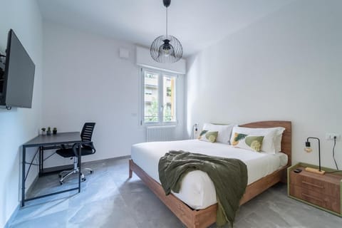 Luxury Station Oasis with Balcony Apartment in Bologna