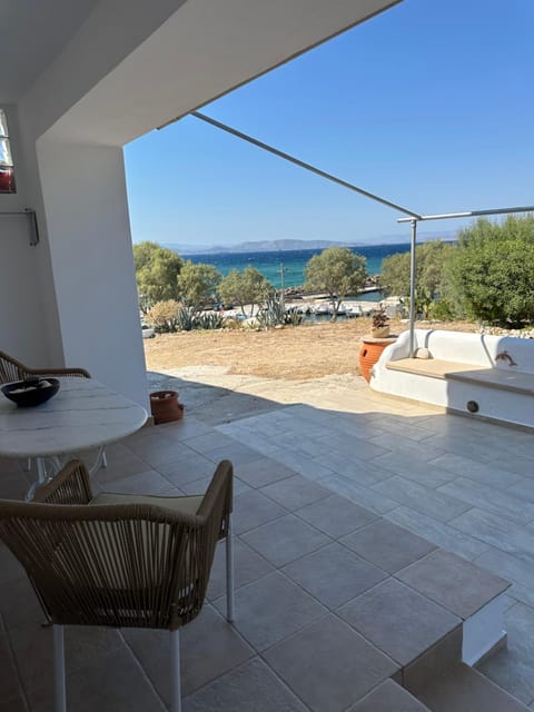 Day, Natural landscape, View (from property/room), Beach, Sea view, Location, Sunset, sunbed