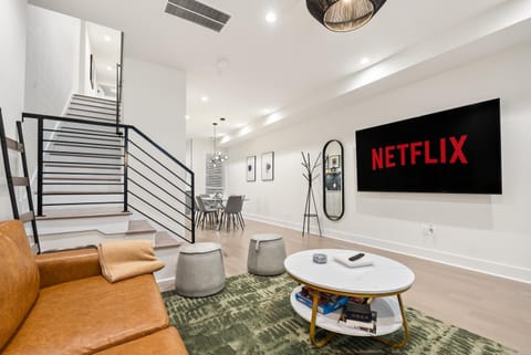 TV and multimedia, Living room, Seating area