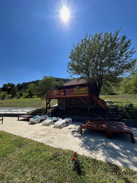 Restoran i konaciste NOVI MELJANICKI BAZENI Nature lodge in Serbia