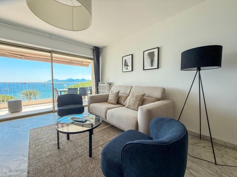 Living room, Sea view