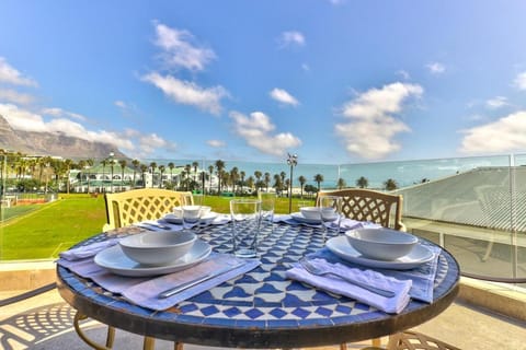 Adjacent Camps Bay Beach Apartment in Camps Bay