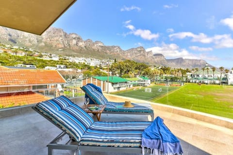 Adjacent Camps Bay Beach Apartment in Camps Bay
