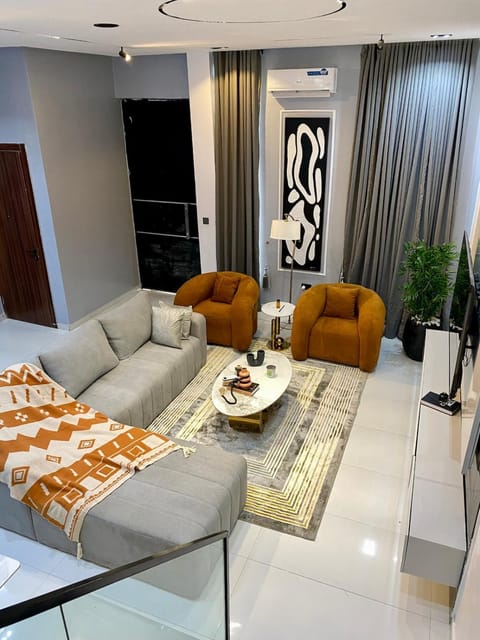 TV and multimedia, Living room, Seating area, Dining area, air conditioner