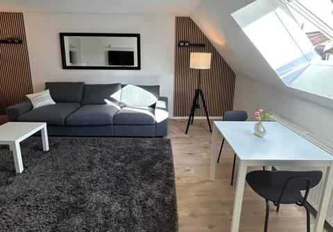 Bed, Living room, Photo of the whole room, Seating area, Dining area, Bedroom