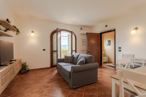 Communal lounge/ TV room, TV and multimedia, Living room, Evening entertainment