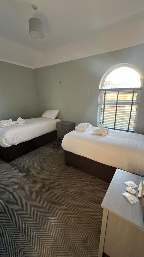 Entire Home with Hot Tub House in Ireland